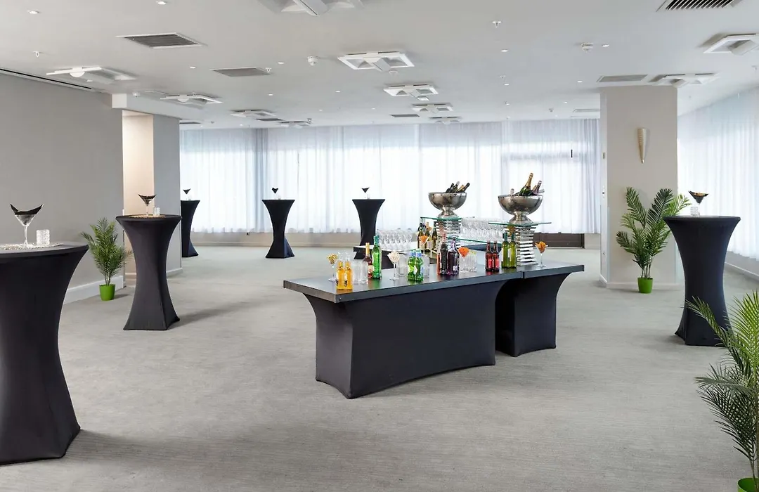 Novotel London West-1