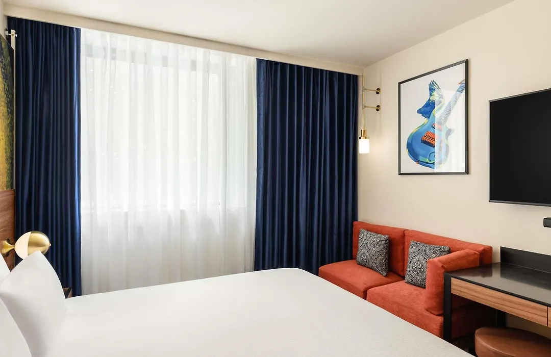Pullman Budapest-1