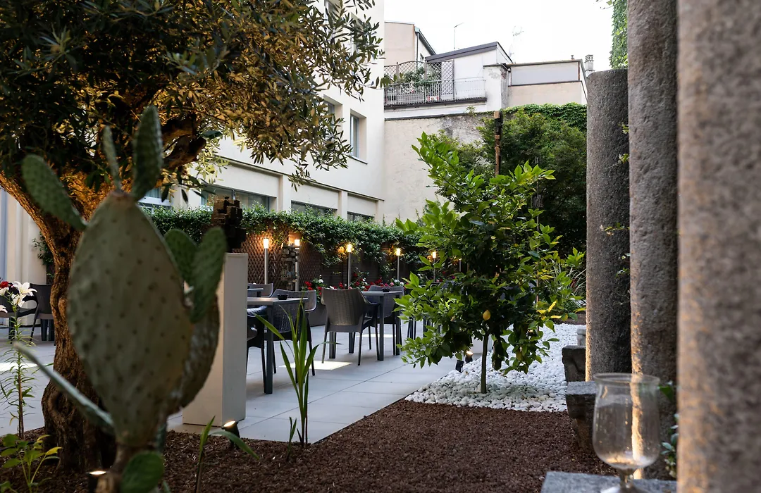 Hotel Milano Castello-1