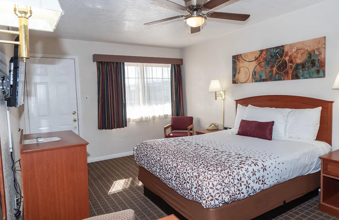 Esquire Inn-1