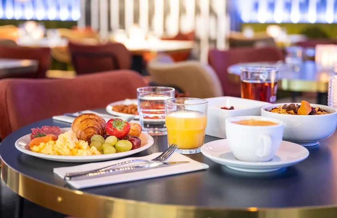 Mercure Amsterdam North Station-1