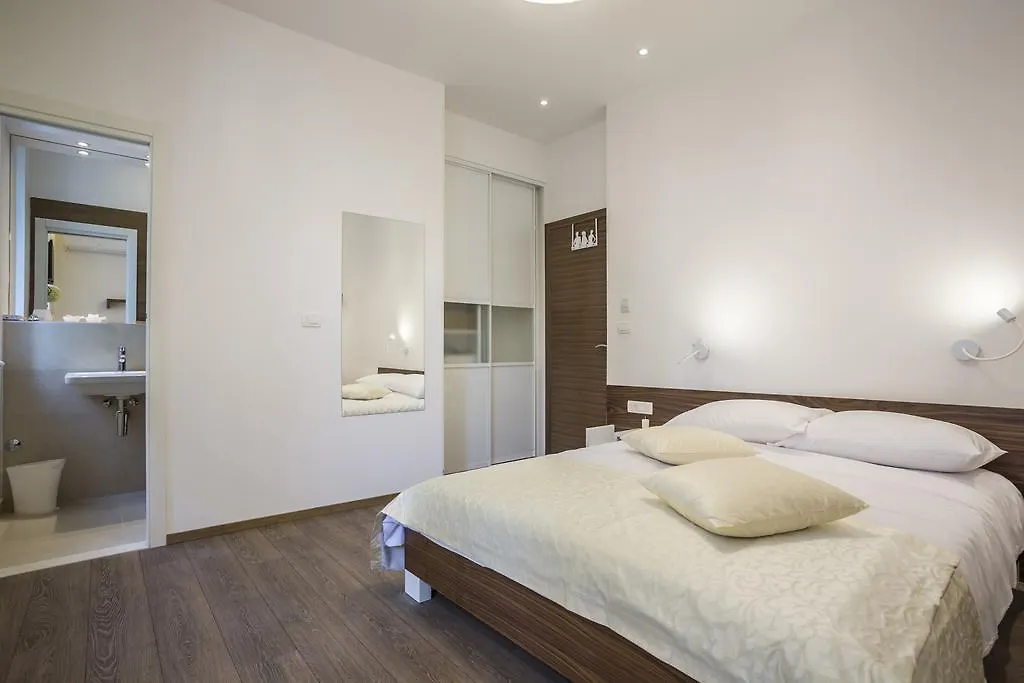 Luxury Accommodation Marino-1