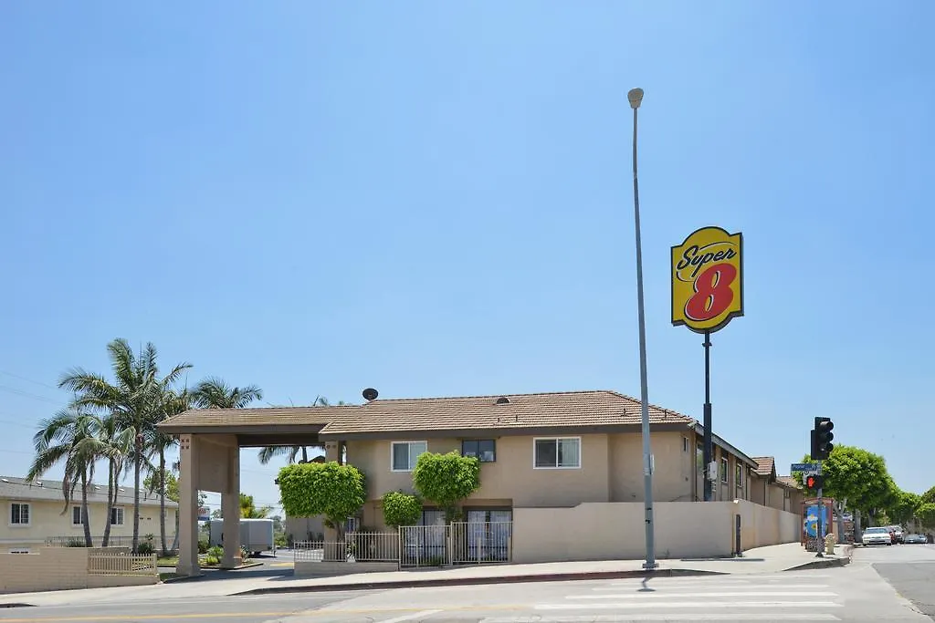 Super 8 By Wyndham Los Angeles/Alhambra-1