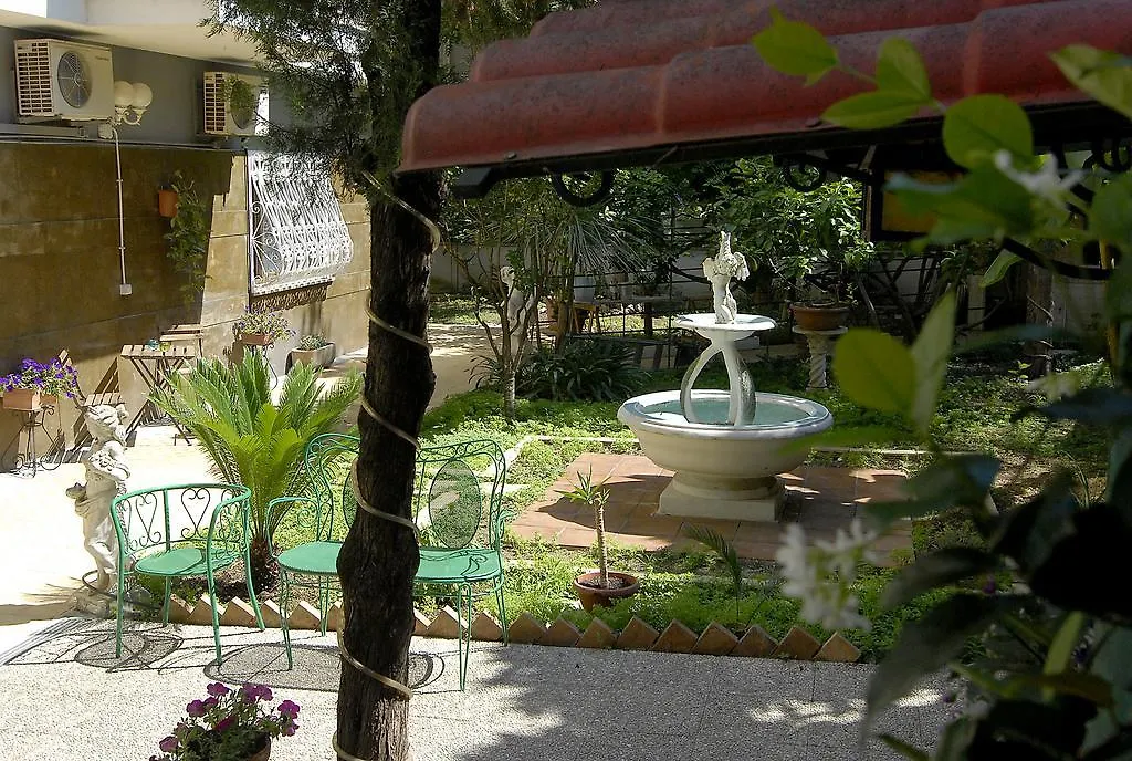 B&B Tiburtina Garden-1