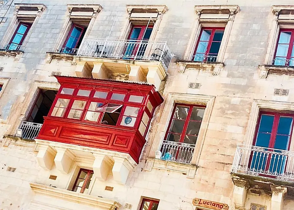 Luciano Valletta Boutique-1