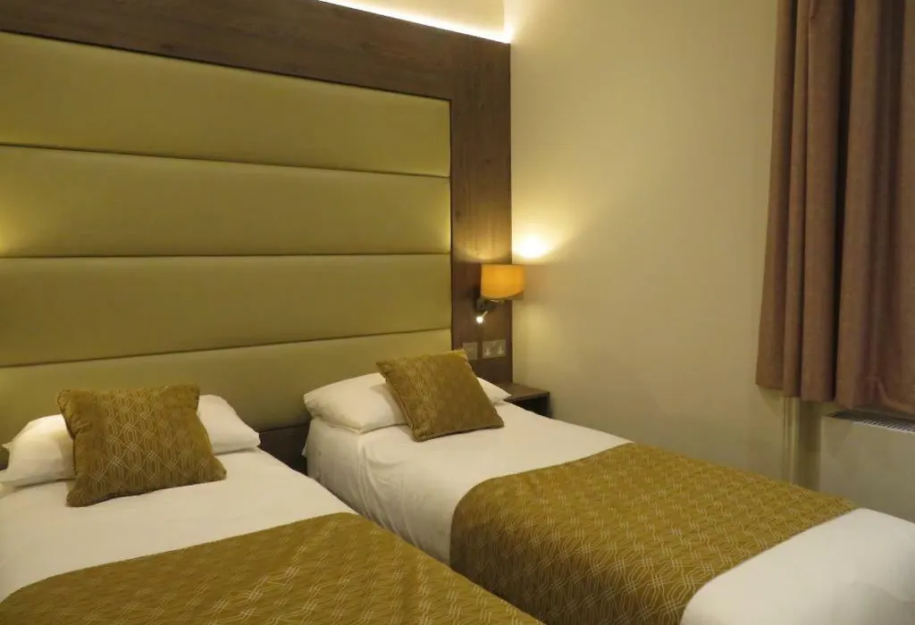 Glendale Hyde Park Hotel-1