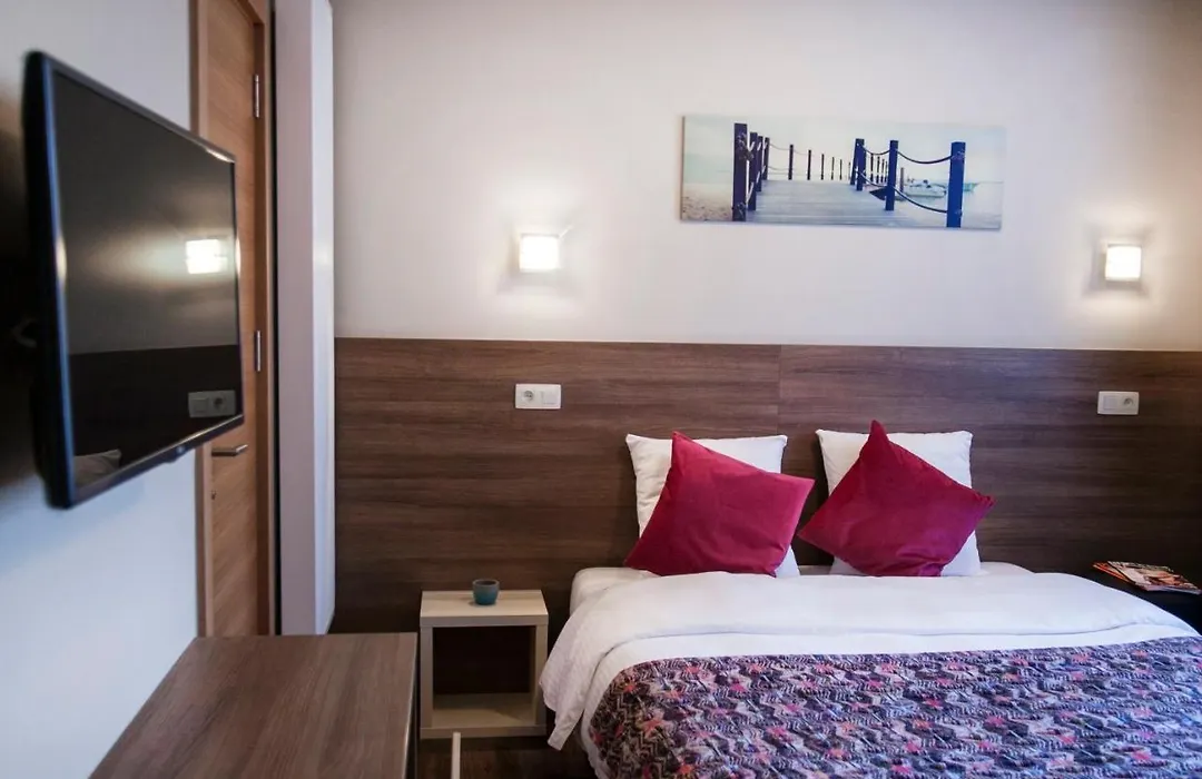 Antwerp Inn Hotel-1