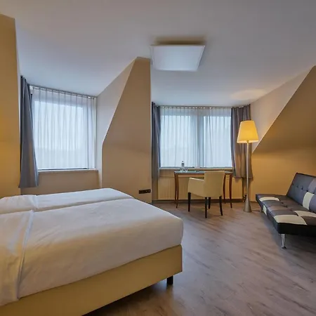 Cityhotel Kaiser Karl Aachen-3