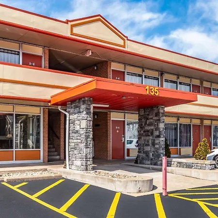 Econo Lodge Zanesville-2
