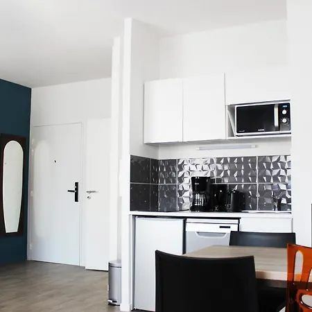 Appart-Hotel Mer&Golf City Ile de Nantes-3