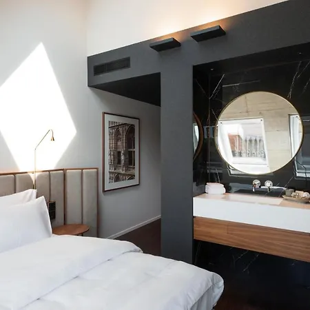 Legend Hotel-2