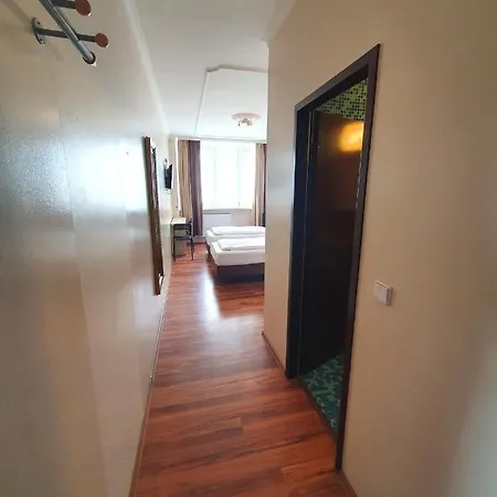 R&B Hotel-2