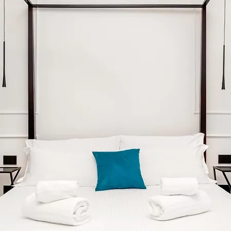 Nelli Rooms Via Biassa-2