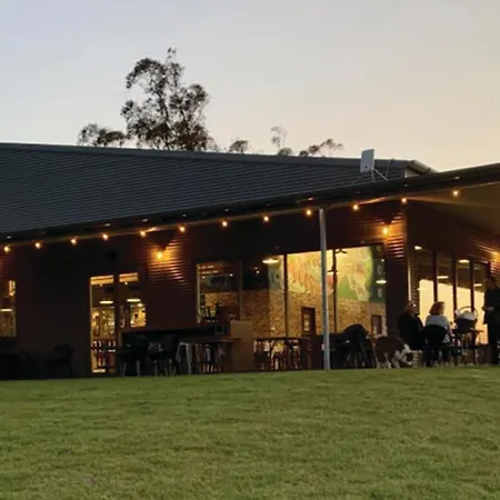 Hunter Valley Resort, Hunter Farm Adventure Centre & 4 Pines At The Farm-3