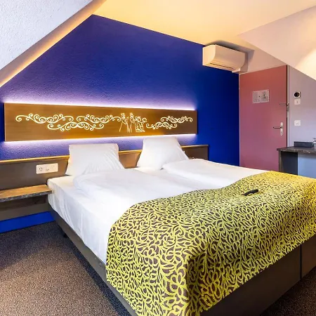 Hotel Drei Koenige Luzern-3