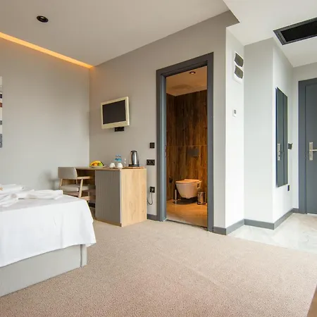 Sherlock Homes Hotels-3