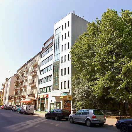 Apartmenthouse Berlin - Am Goerlitzer Park-2