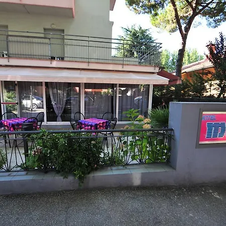 Hotel Midi-3