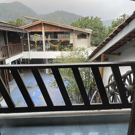 Coruja Maresias - Pousada com piscina, ar condicionado e enxoval a 680m da praia-3
