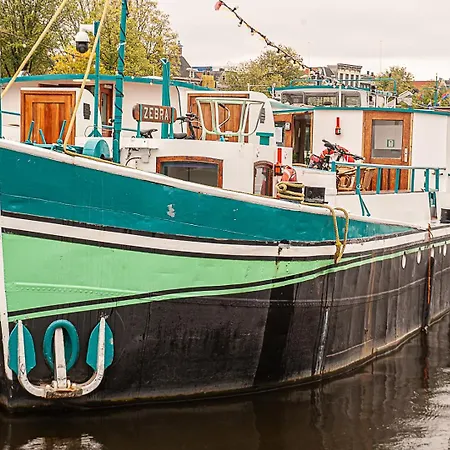Amsterdam Hotelboat-3