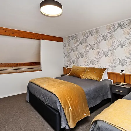 Balmoral Lodge Motel-2