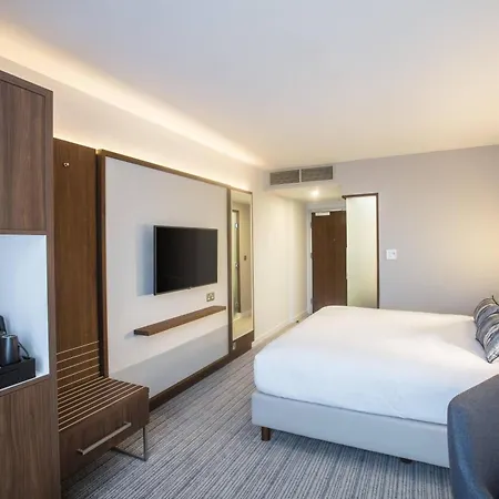 Courtyard By Marriott Edinburgh West-3