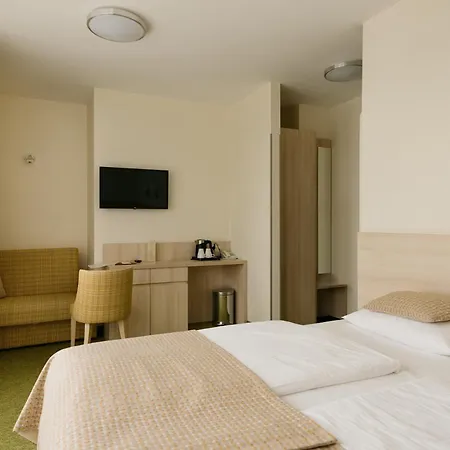 Hotel Willa Odkrywcow-3