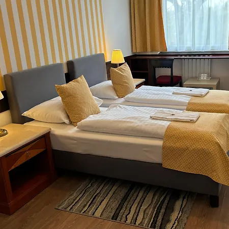 Hotel Gloria Budapest City Center-3