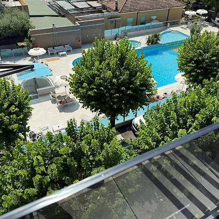 Hotel Paris Resort-3
