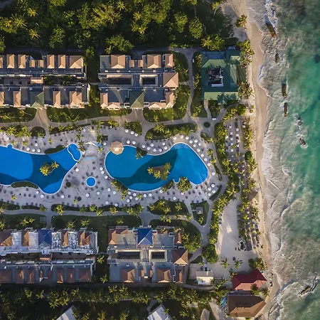 Ocean Blue & Sand Beach Resort-3