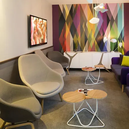 Hotel Paris Louis Blanc-3