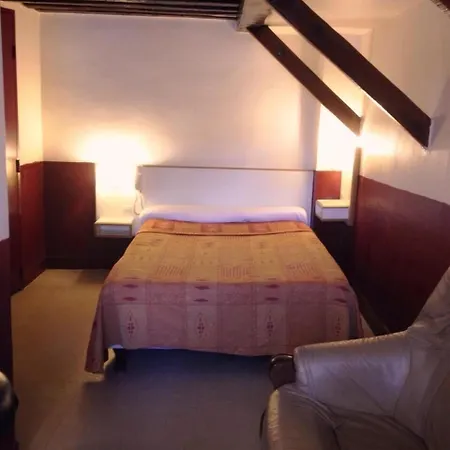 Hôtel du Pont Neuf-3