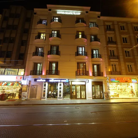 Weingart Black Tulip Hotel-3