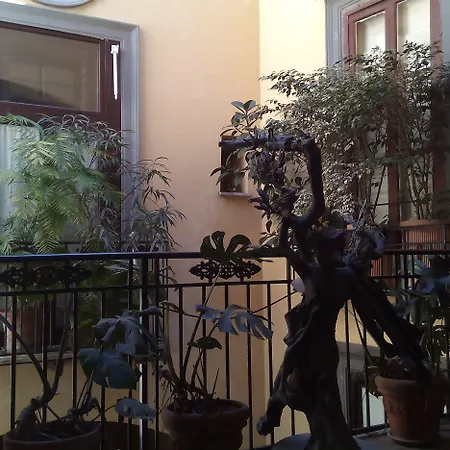 1878 Sorrento Guest House-3
