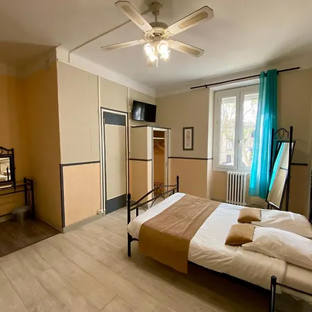 Au Royal Hotel-2