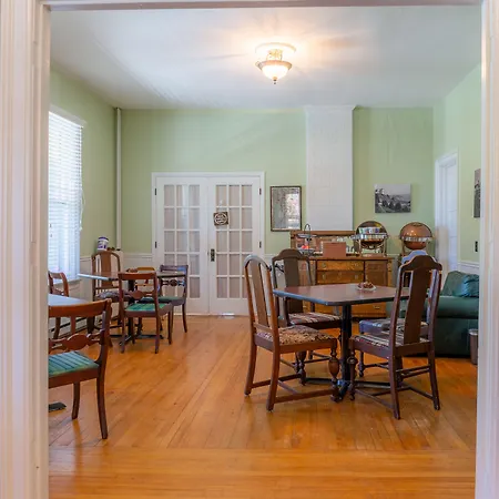 Pine Cottage Bed & Breakfast-2