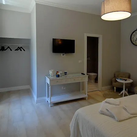 B&B Tiburtina Garden-3