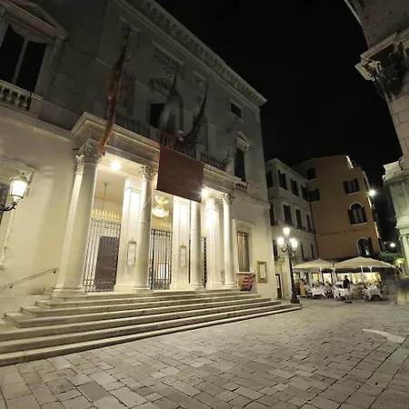 Al Theatro Palace-3