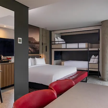 Radisson Red Hotel V&A Waterfront Cape Town-3