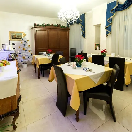 B&B Roma Royal Residence-3