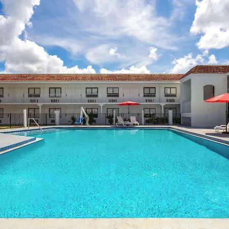 Travelodge By Wyndham Orlando Lake Buena Vista South-2