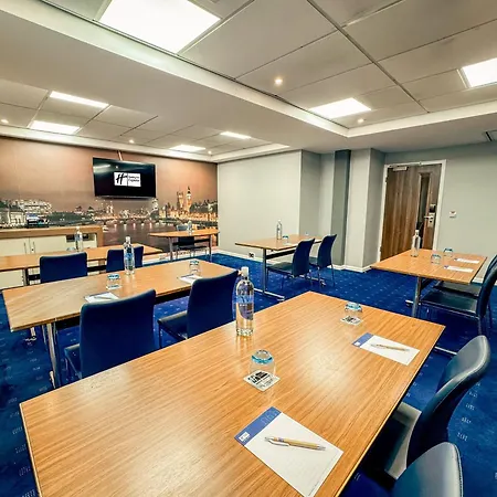 Holiday Inn Express London Stratford By Ihg-3