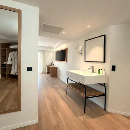 Welikehotel Triton Beach-3