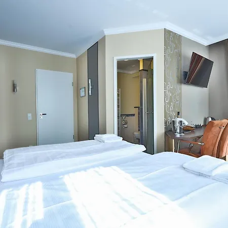 M13 Hotel-3