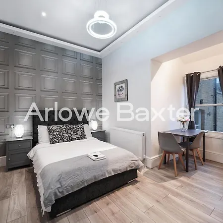 Hackney Suites - En-Suite Rooms & Amenities-2