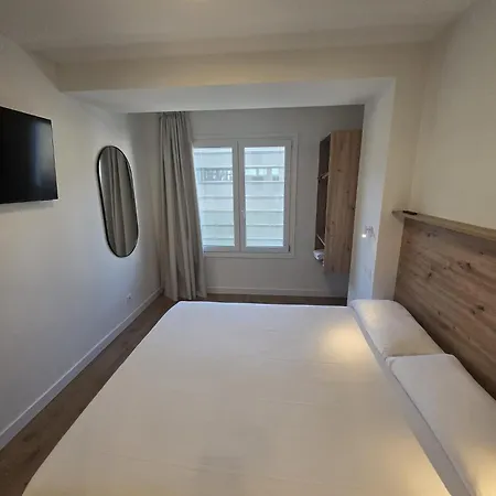 Hostal Boreal Mistral-3