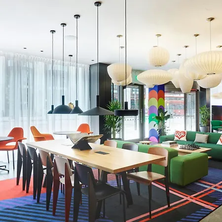 citizenM London Victoria Station-2
