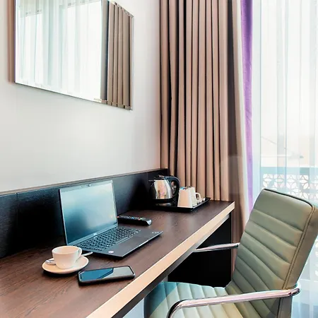 Premier Inn Düsseldorf City Centre-3