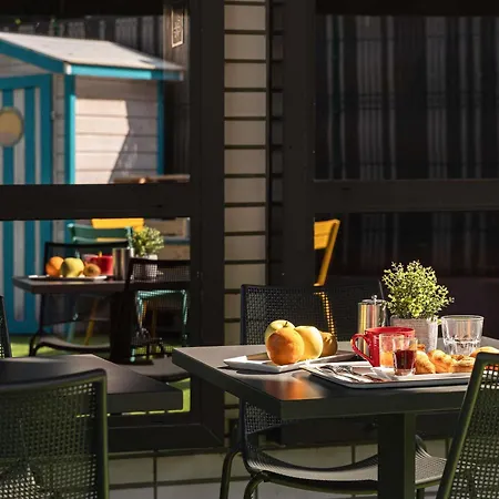 Ibis Styles Lyon Gerland-3