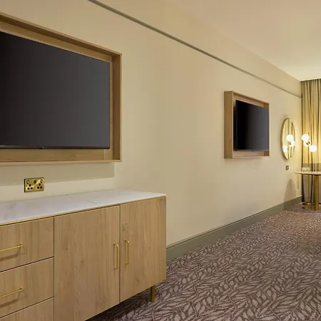 Hilton Edinburgh Carlton-3